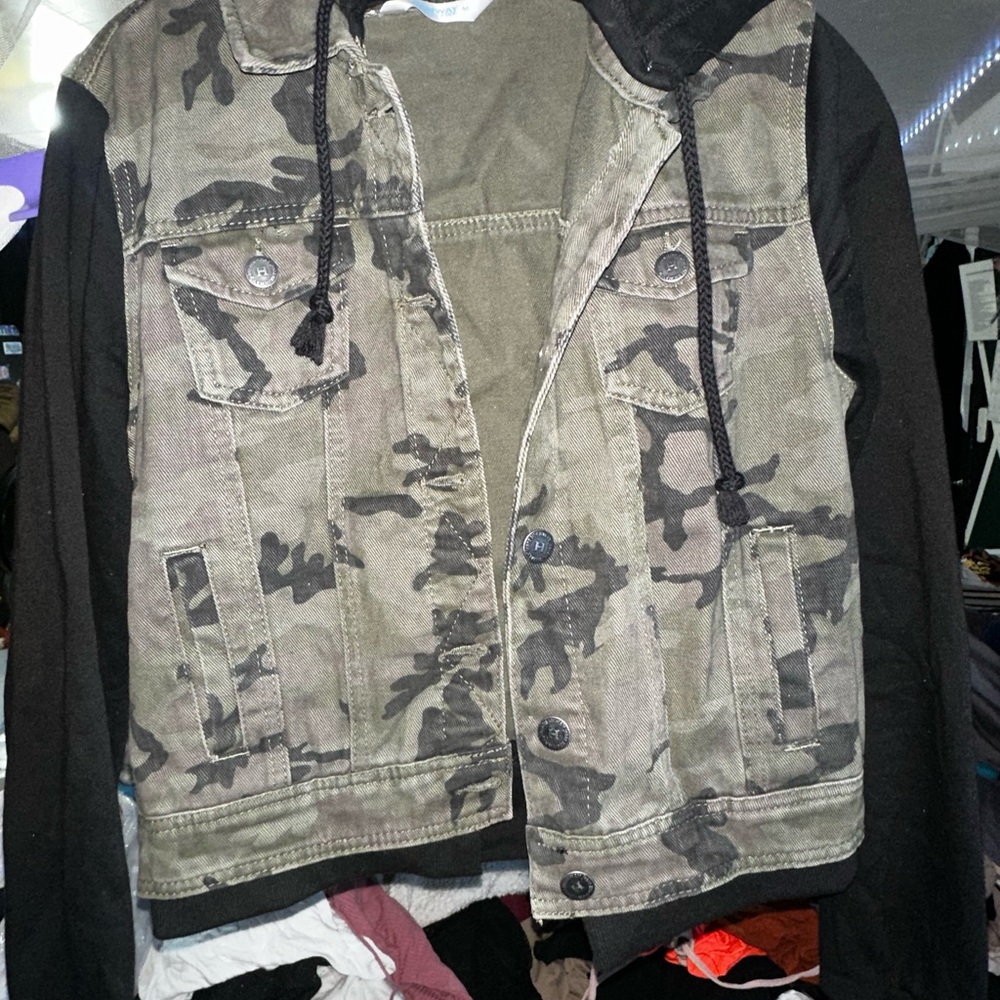 Army Jean jacket - Picture 2 of 3